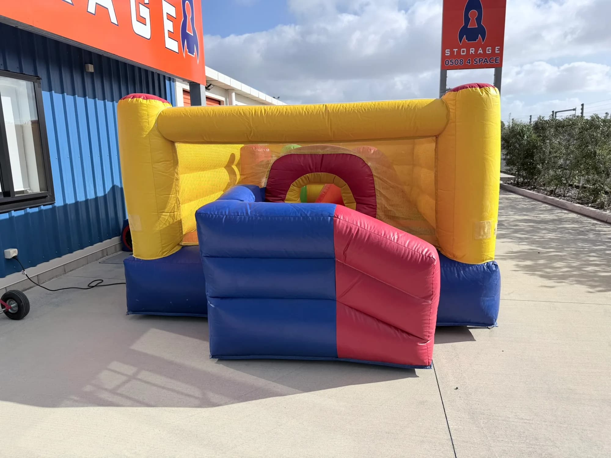 JR Rush bouncy castle hire